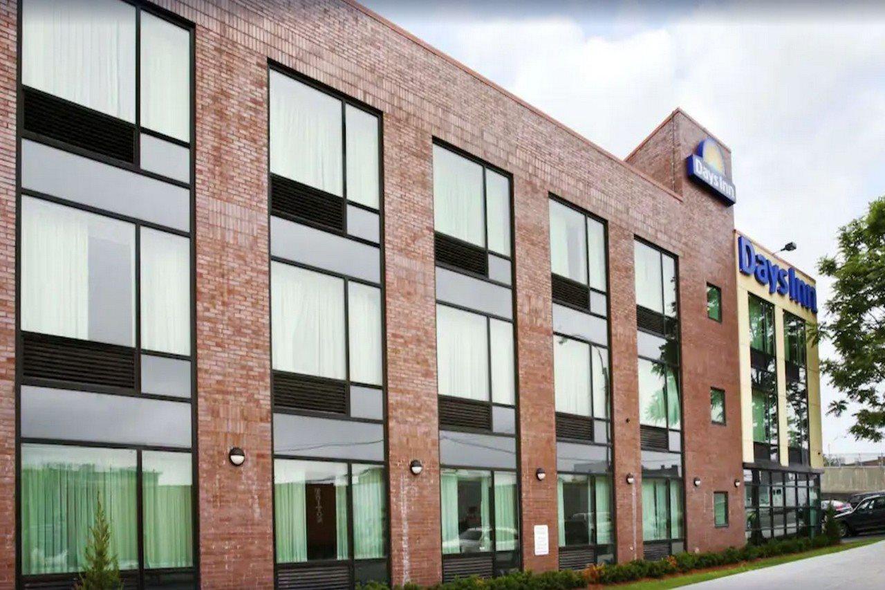 Days Inn Bronx New York Esterno foto