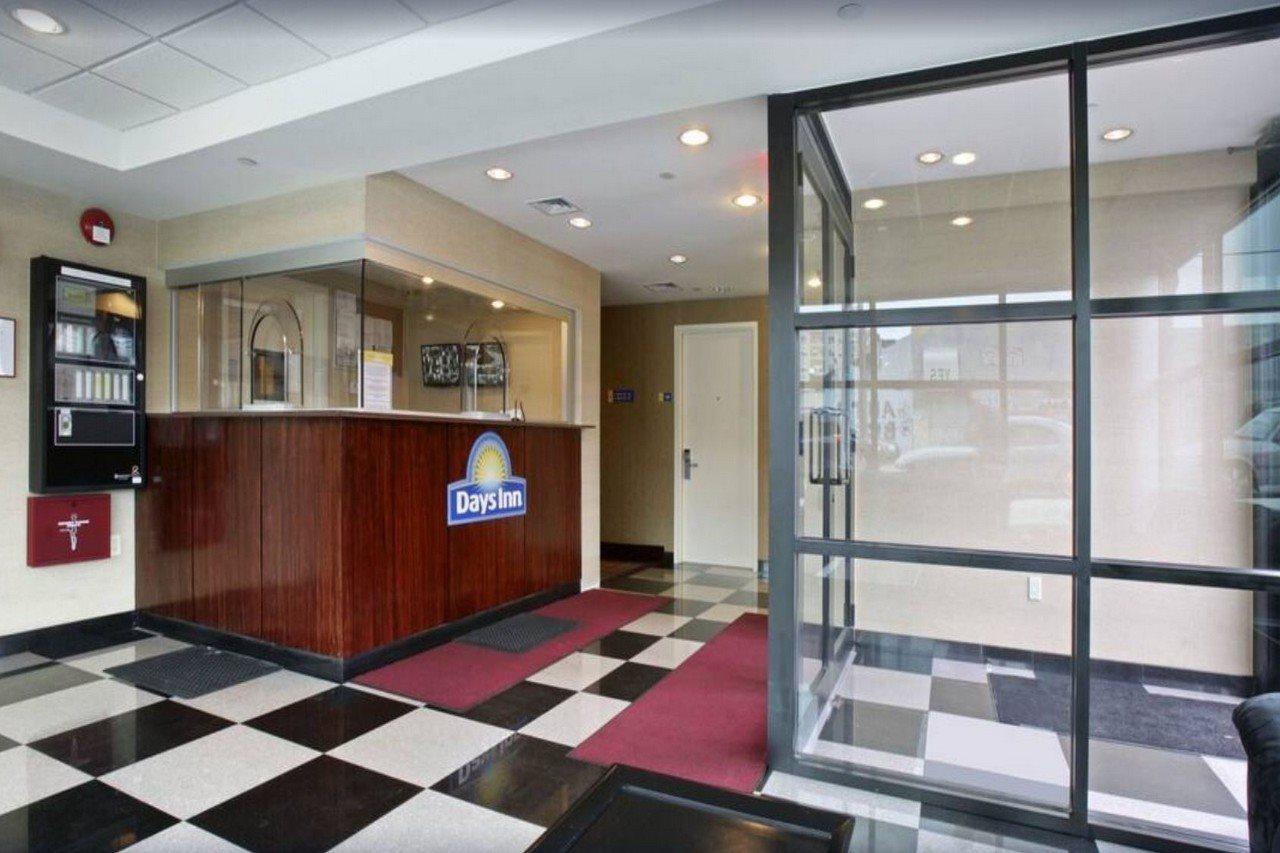 Days Inn Bronx New York Esterno foto