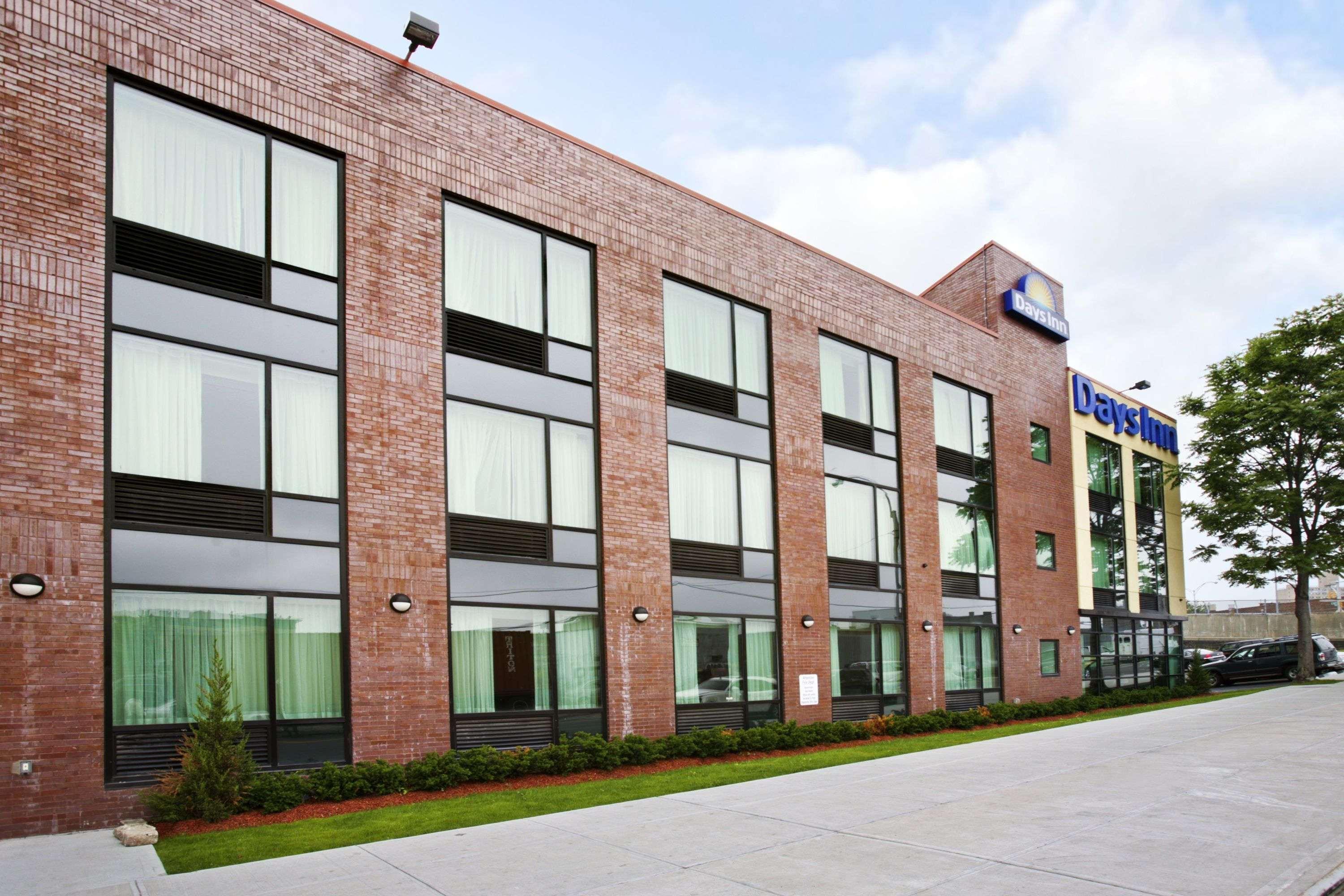 Days Inn Bronx New York Esterno foto